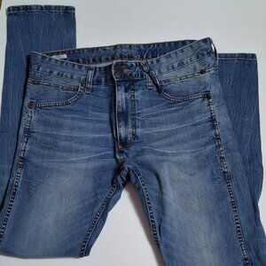 21.Calvin Klein Jeans Sculpted Slim